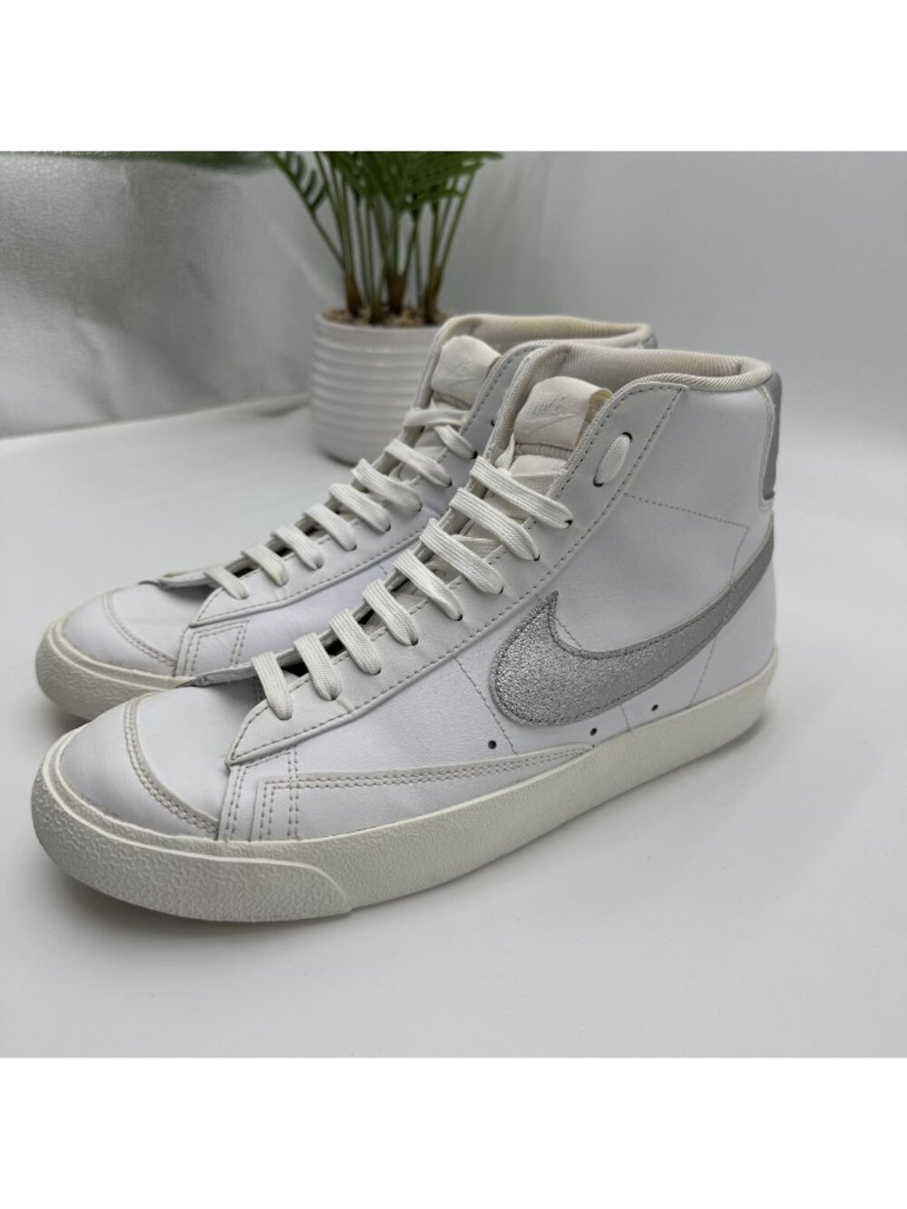 Nike Women's 11 Blazer Mid 77 ESS White Metallic Silver Shoes Retro High tops